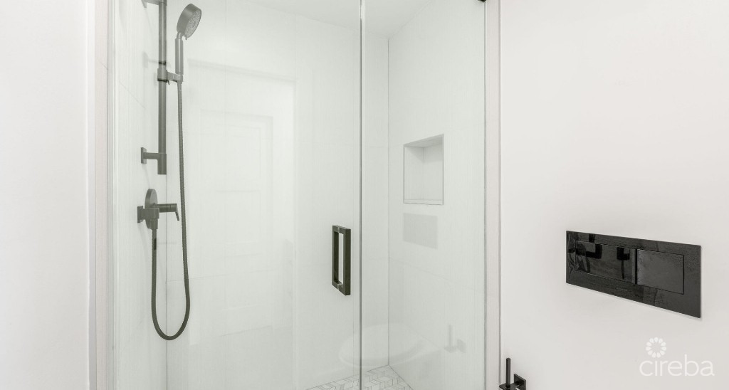 Fully Renovated Island House #9 Rum Point