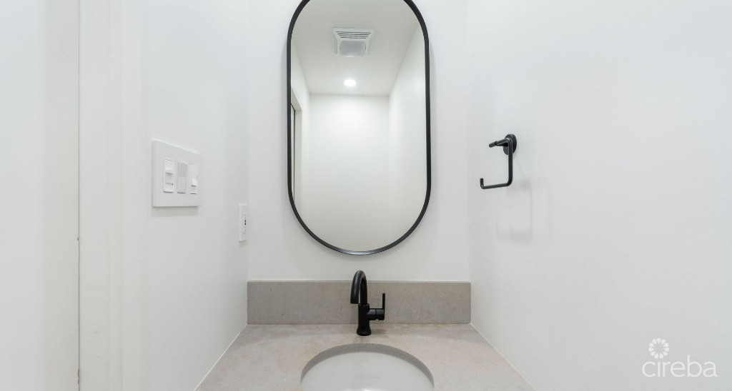 Fully Renovated Island House #9 Rum Point