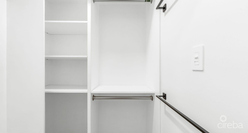 Fully Renovated Island House #9 Rum Point