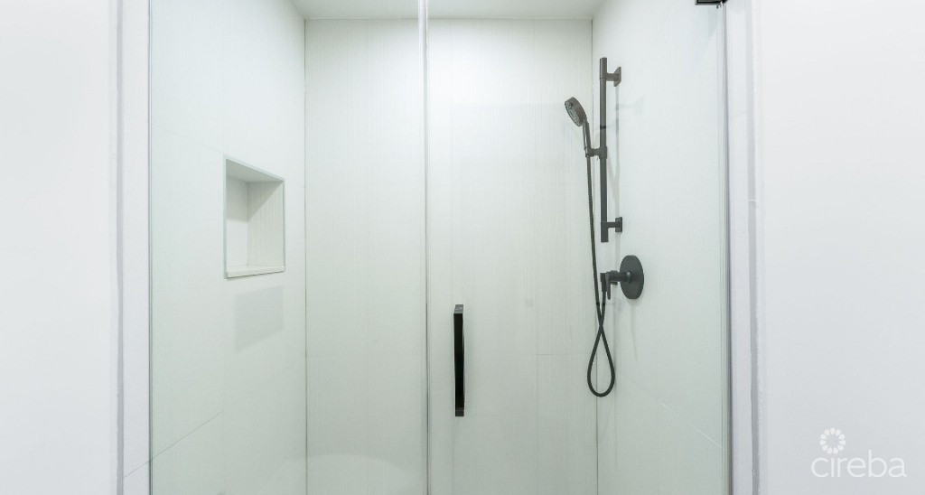 Fully Renovated Island House #9 Rum Point