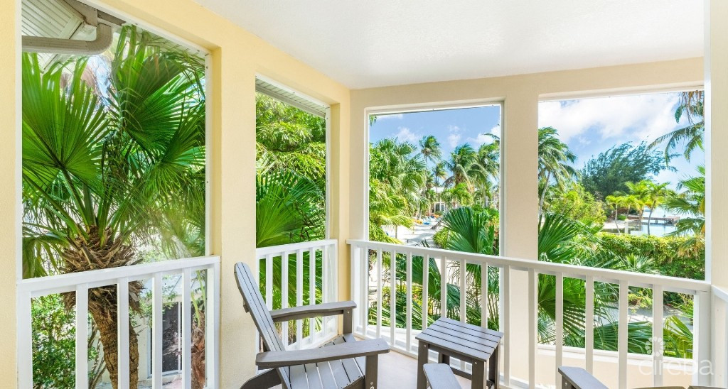 Fully Renovated Island House #9 Rum Point