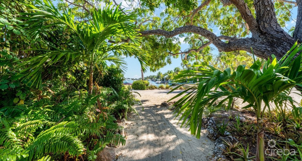 Fully Renovated Island House #9 Rum Point