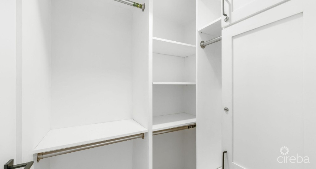 Fully Renovated Island House #9 Rum Point