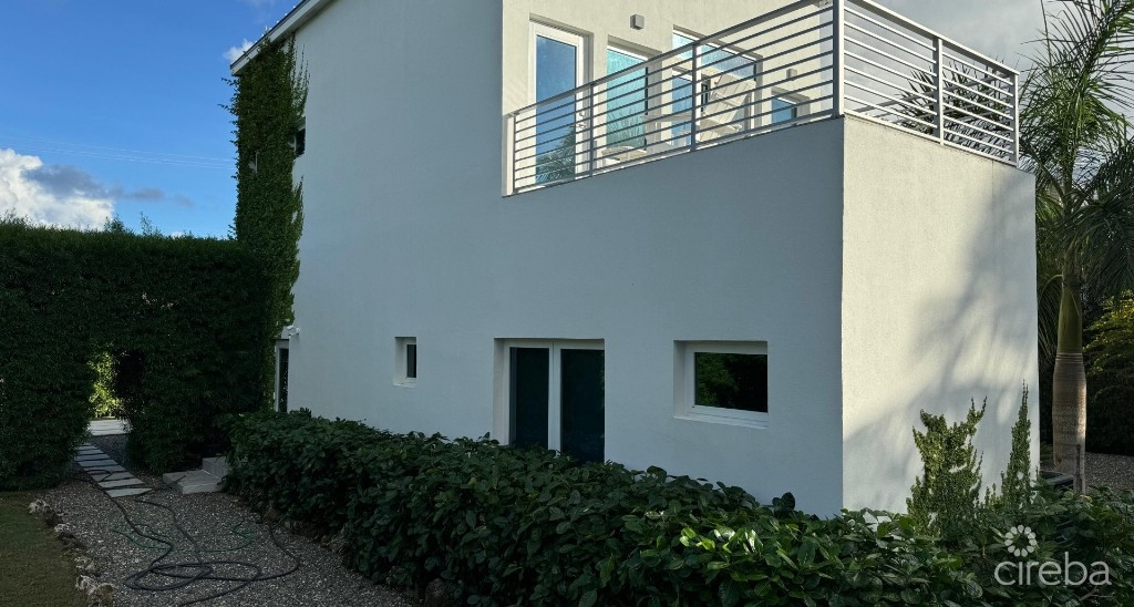 "hideaway Hill" Lush Modern Elegance Close To Sea Access