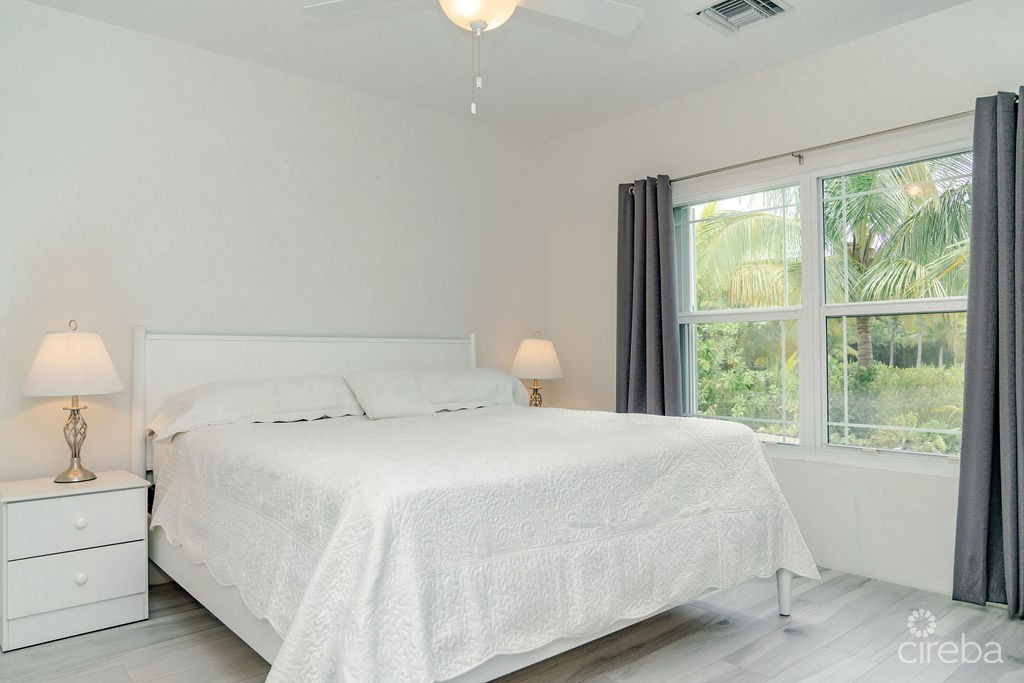 Reduced - Lakefront 3beds Home On Private Land