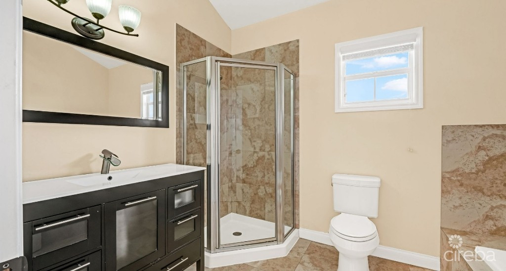 Ocean Front Windsor Village Corner 2 Bed Newly Renovated