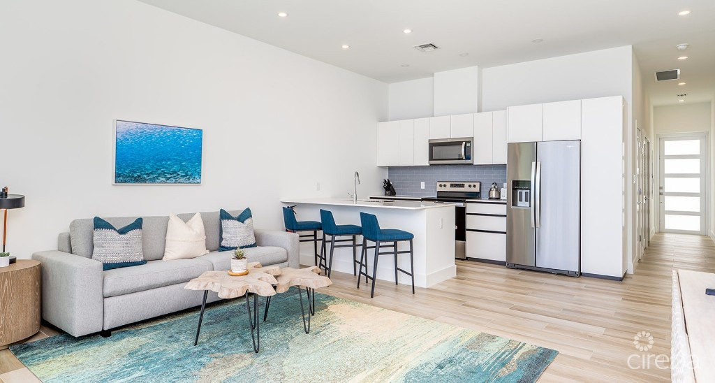 31 Sunset Point- Seafront, 2nd Floor, Unbelievable Views! 1-bed/ 1.5-bath