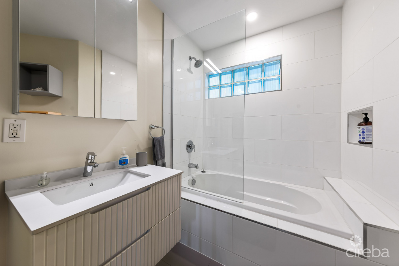 Britannia Regents Court , 4 Bed Plus Den