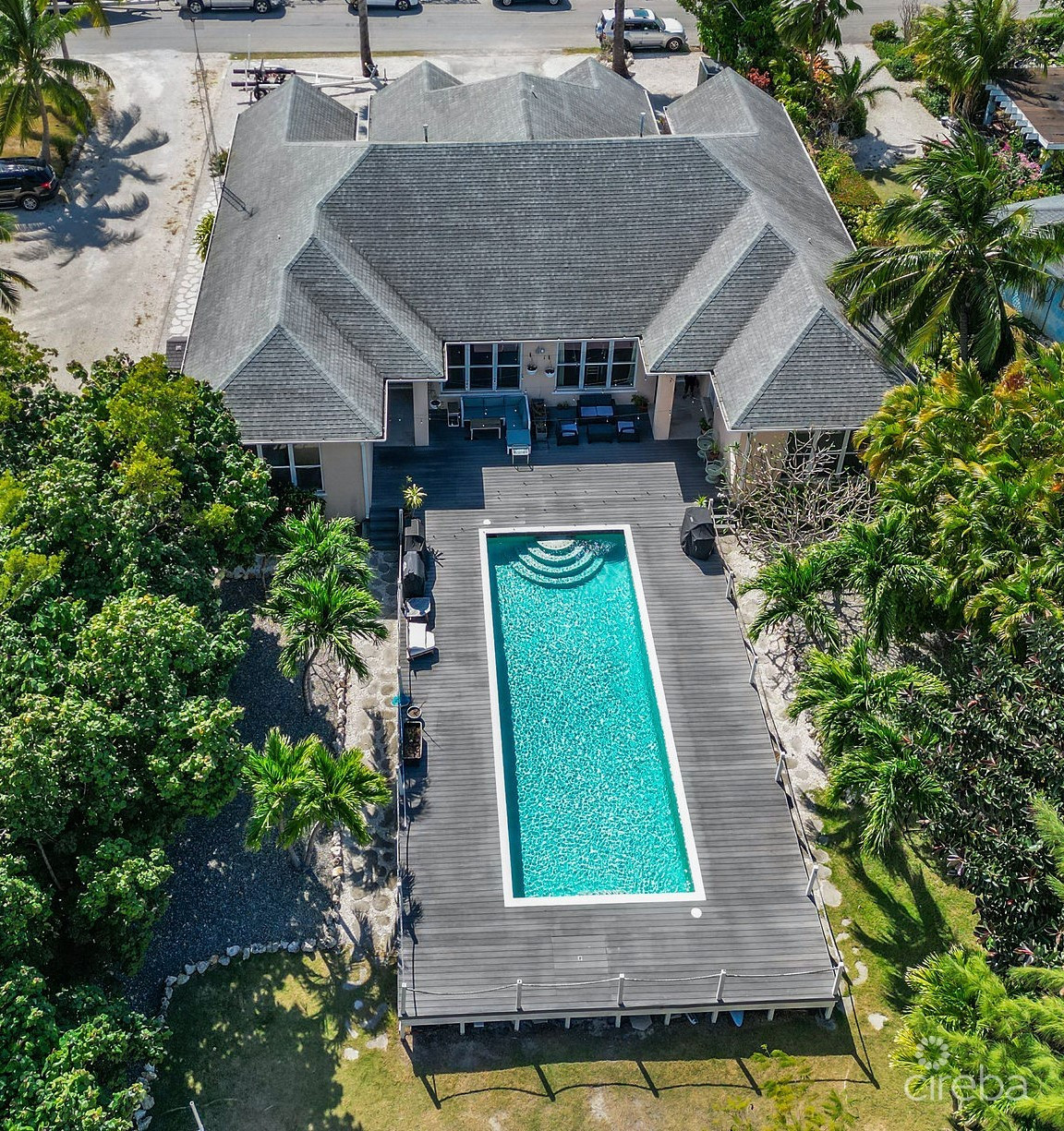 4,465 Sf Canal Front Duplex With Pool  (both Sides - Or Individually)