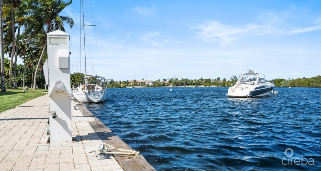 Waterways 432  Top Floor With Amazing Views