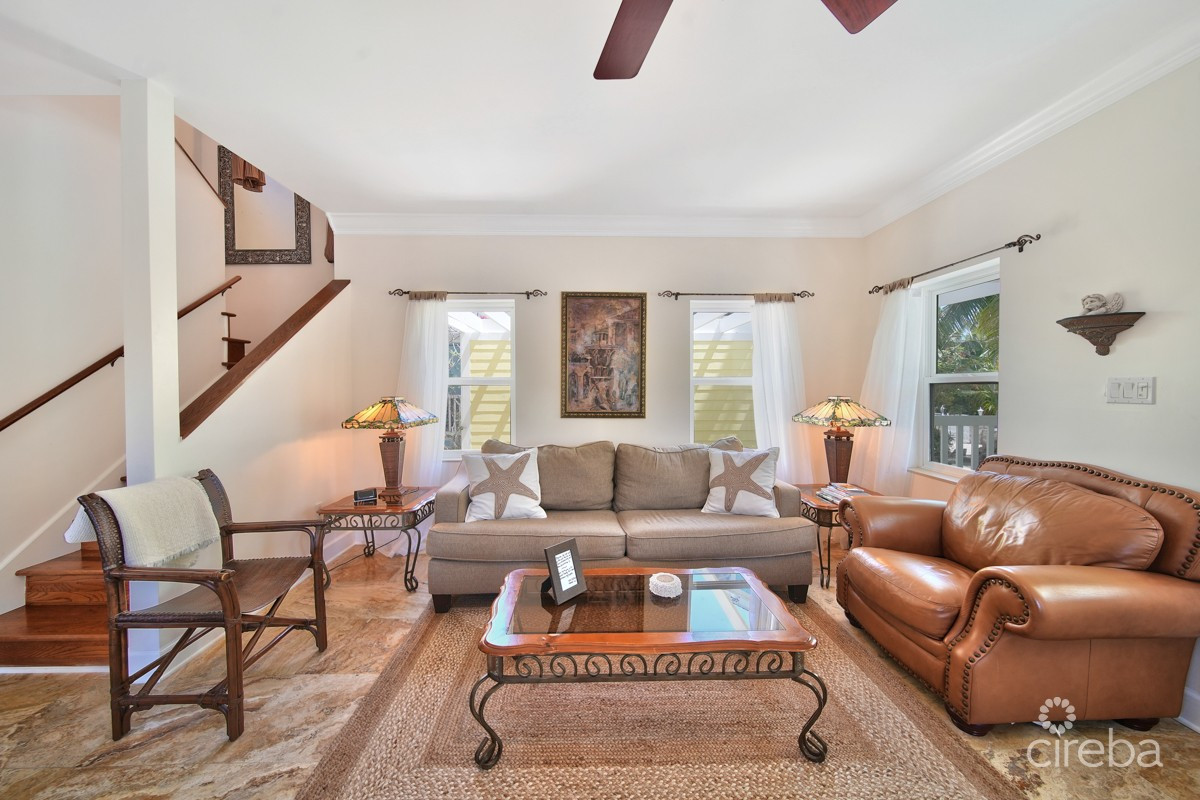 Seacliff Yellow Located In Cottage