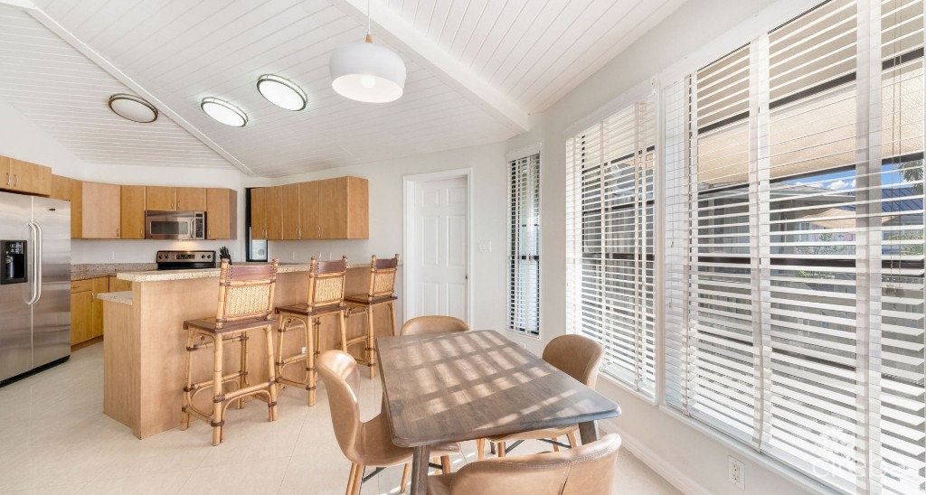 Breezy Pines Top Floor 2 Bed 2 Bath