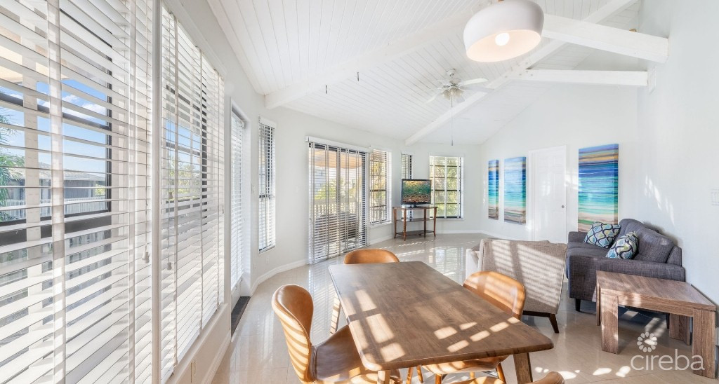 Breezy Pines Top Floor 2 Bed 2 Bath