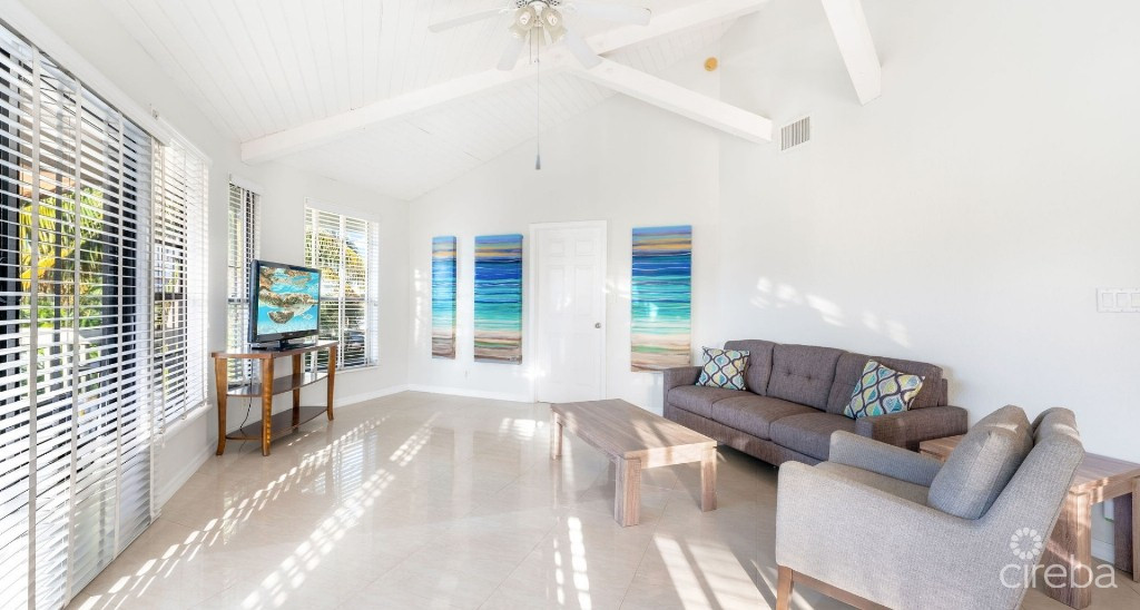 Breezy Pines Top Floor 2 Bed 2 Bath