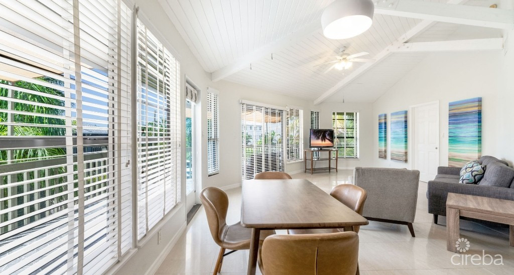 Breezy Pines Top Floor 2 Bed 2 Bath