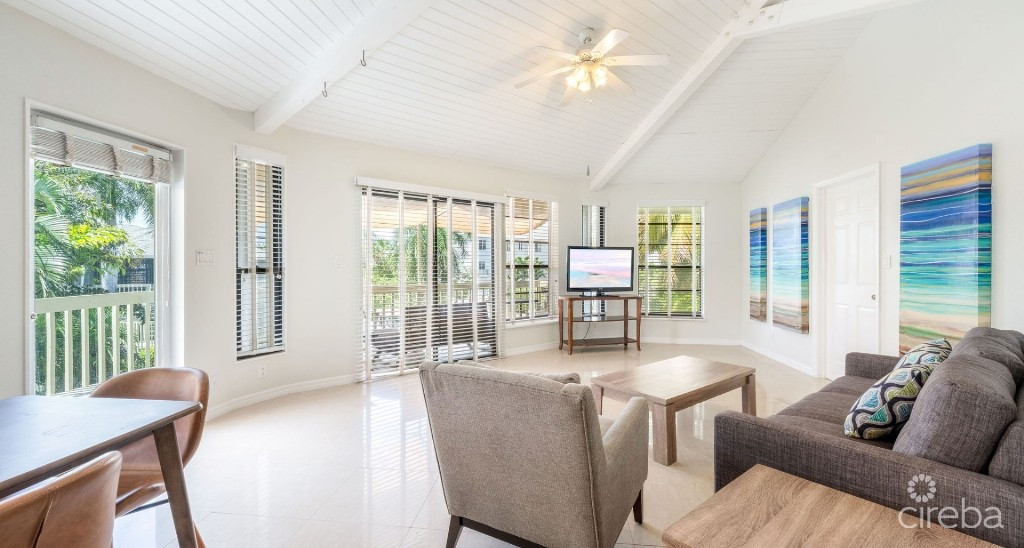 Breezy Pines Top Floor 2 Bed 2 Bath