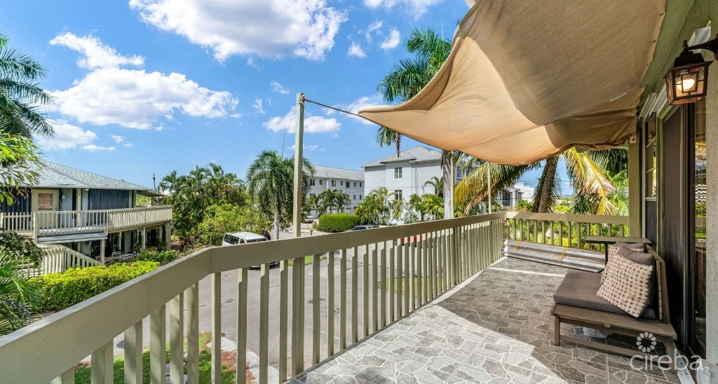 Breezy Pines Top Floor 2 Bed 2 Bath