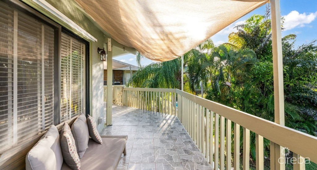 Breezy Pines Top Floor 2 Bed 2 Bath