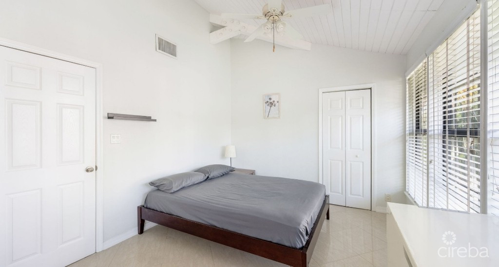 Breezy Pines Top Floor 2 Bed 2 Bath