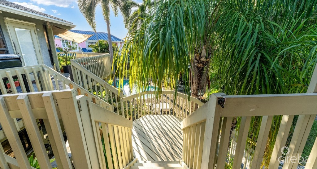 Breezy Pines Top Floor 2 Bed 2 Bath