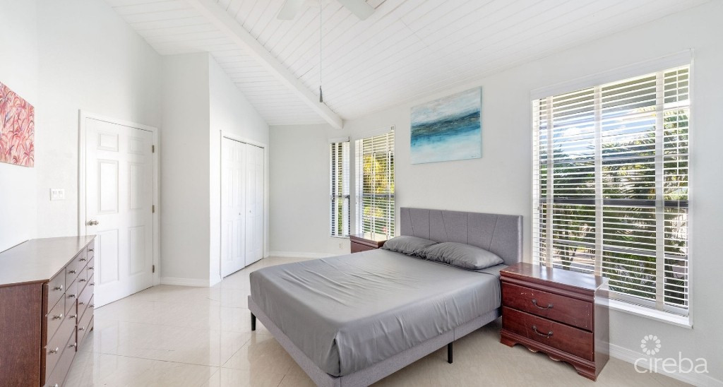 Breezy Pines Top Floor 2 Bed 2 Bath