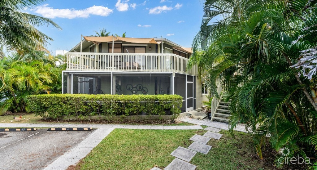 Breezy Pines Top Floor 2 Bed 2 Bath