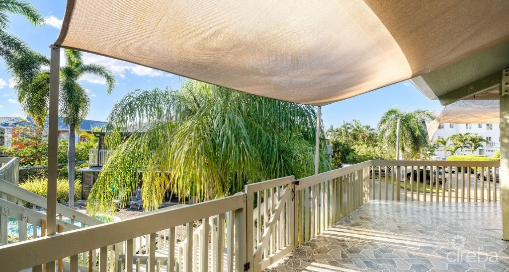 Breezy Pines Top Floor 2 Bed 2 Bath