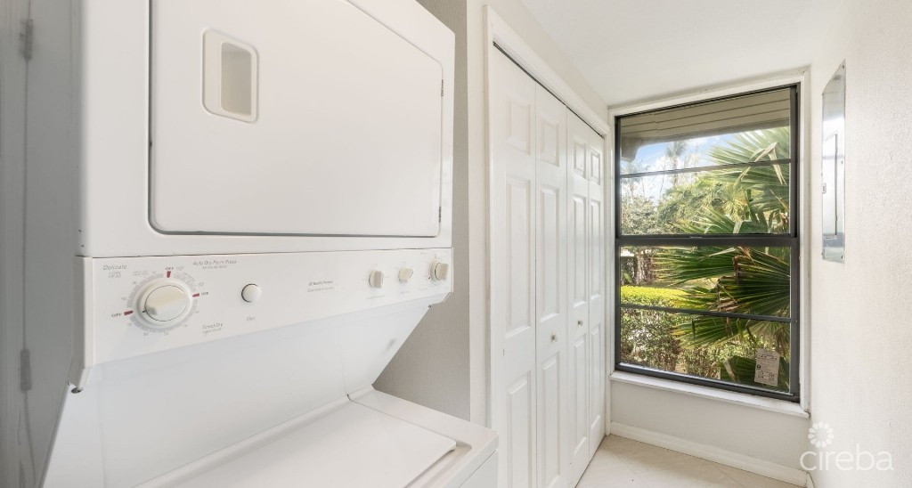 Breezy Pines Top Floor 2 Bed 2 Bath