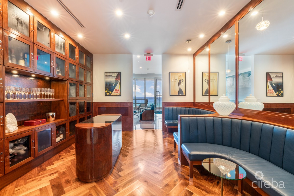 Fin Oceanfront Corner Residence