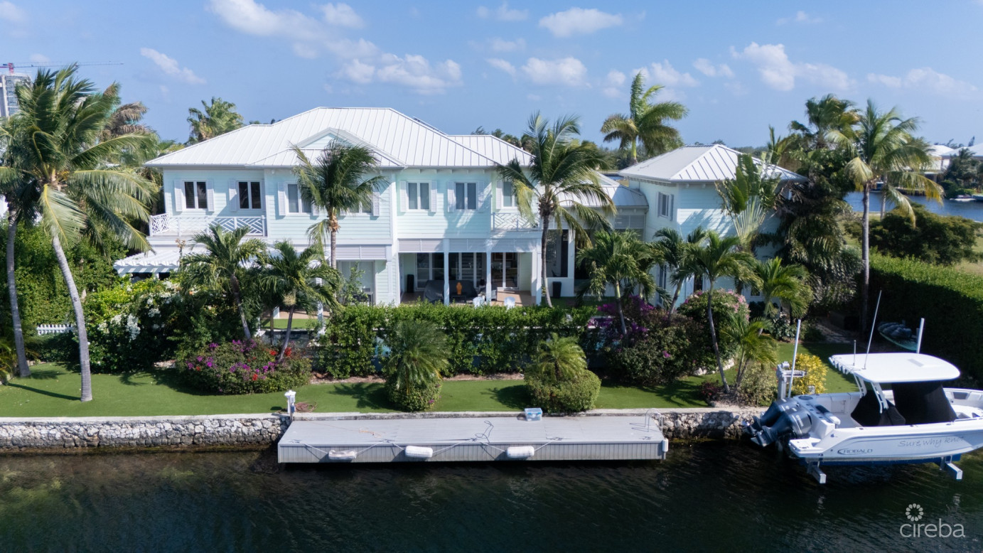 Casa Bella – Waterfront Residence In Crystal Harbour