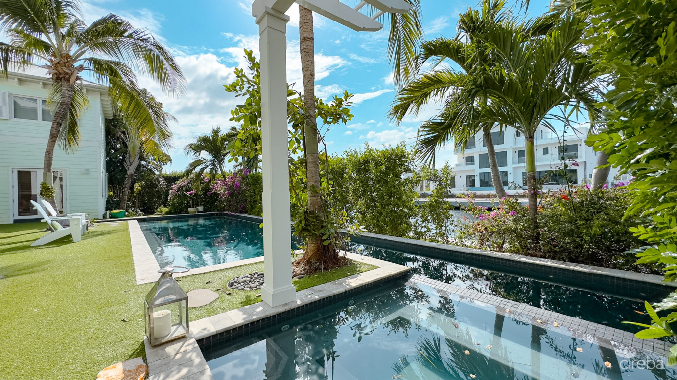 Casa Bella – Waterfront Residence In Crystal Harbour