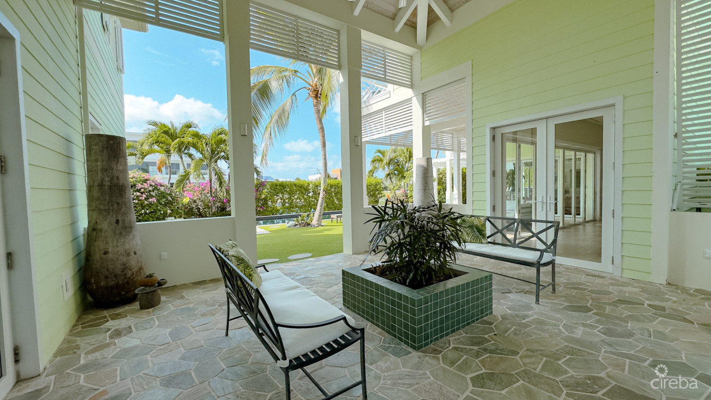 Casa Bella – Waterfront Residence In Crystal Harbour