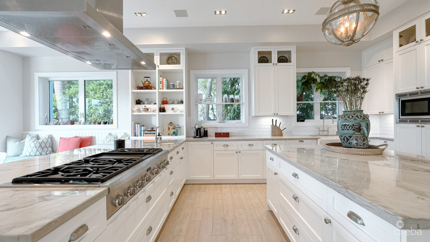 Casa Bella – Waterfront Residence In Crystal Harbour