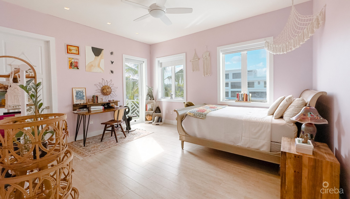 Casa Bella – Waterfront Residence In Crystal Harbour