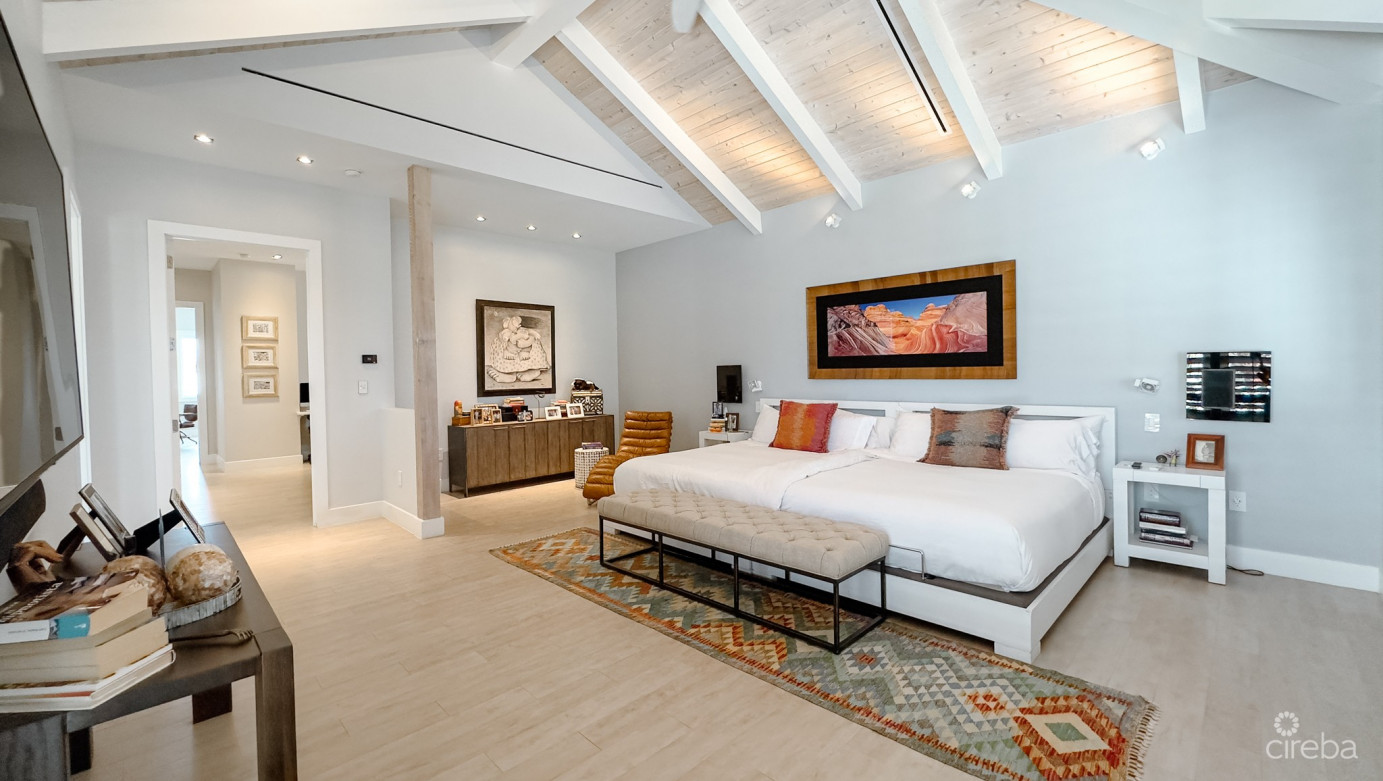 Casa Bella – Waterfront Residence In Crystal Harbour