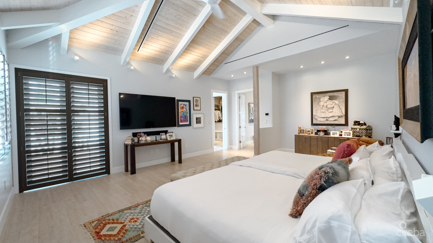 Casa Bella – Waterfront Residence In Crystal Harbour