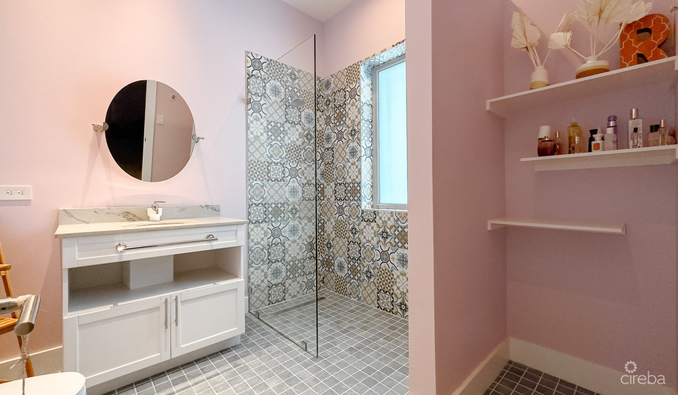 Casa Bella – Waterfront Residence In Crystal Harbour