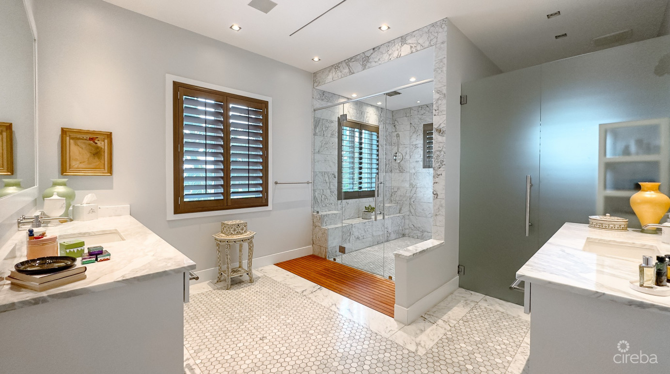 Casa Bella – Waterfront Residence In Crystal Harbour