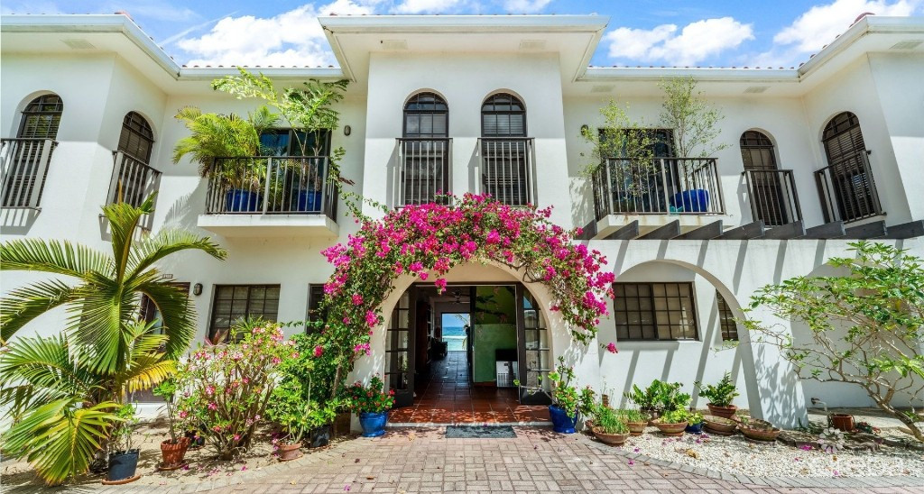 Rare Se Exposure Pure White Sand Beach Resort