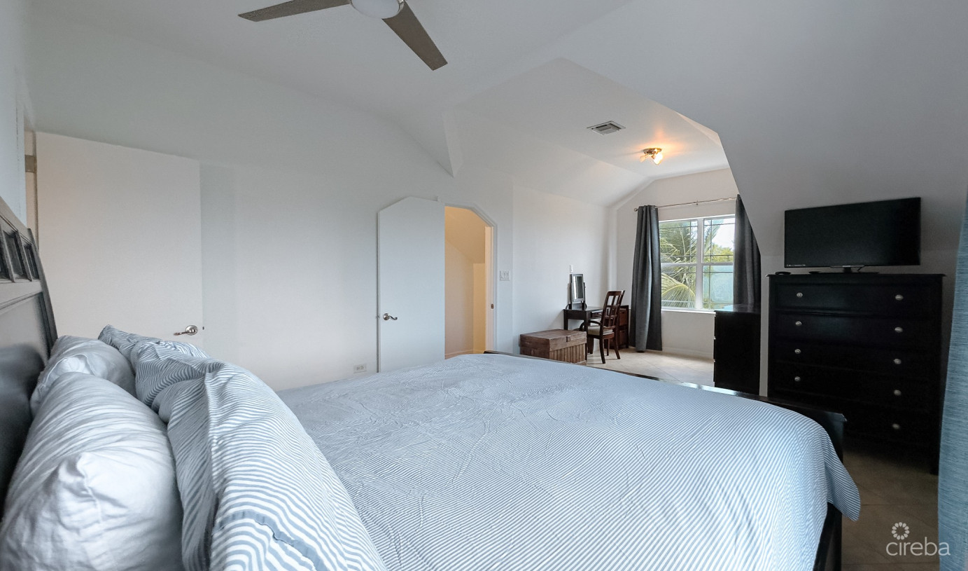 Coastal Escape Waterfront Townhouse