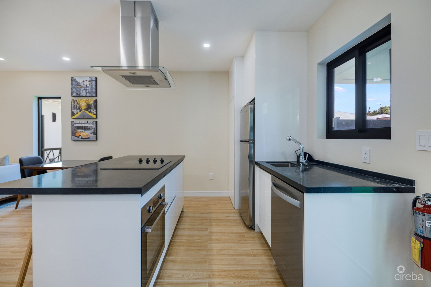 Arza West Bay Jade – Upgraded Fully Furnished 1-bed/bath Corner Unit