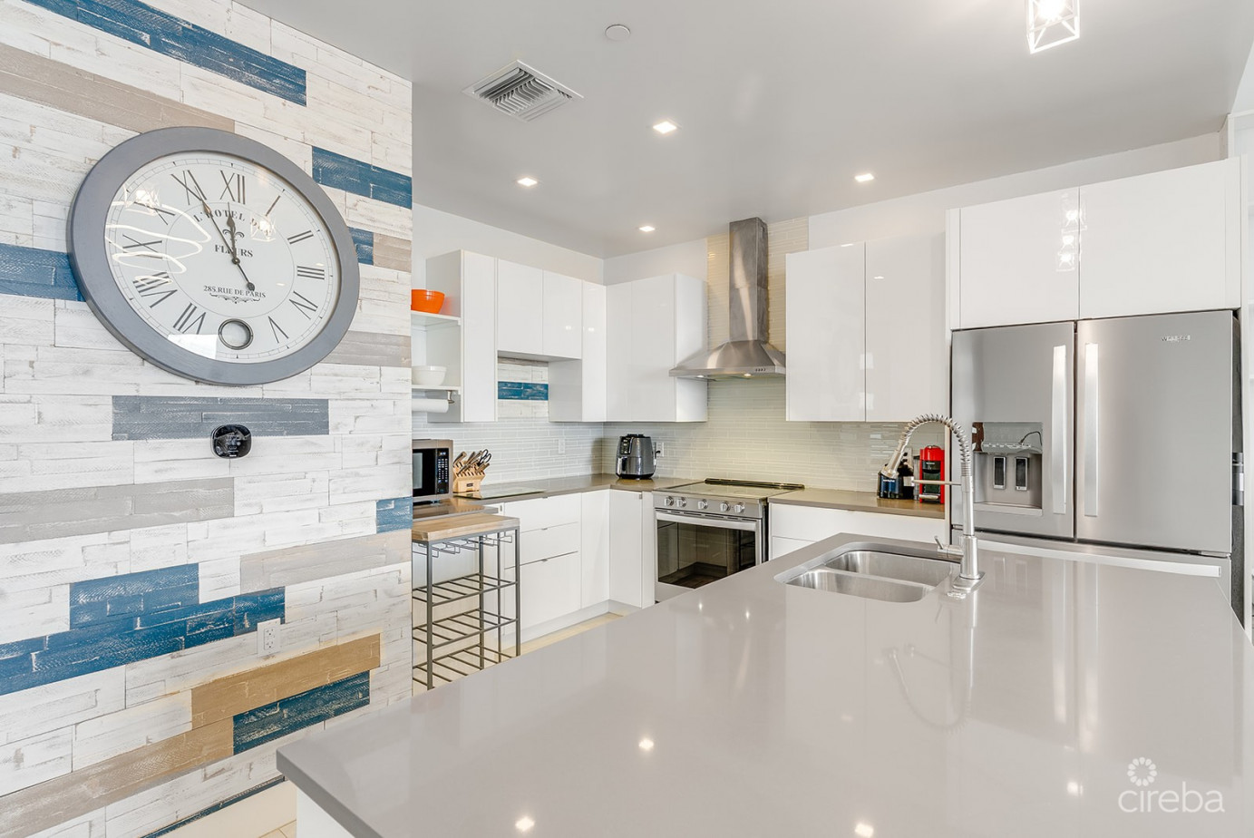 Lighthouse Point Residences Penthouse Corner Unit 301