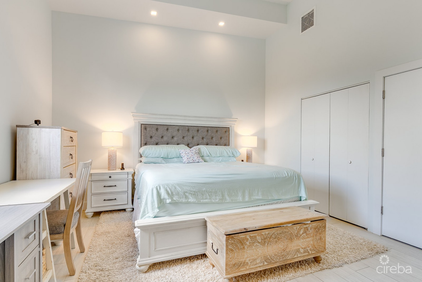 Lighthouse Point Residences Penthouse Corner Unit 301