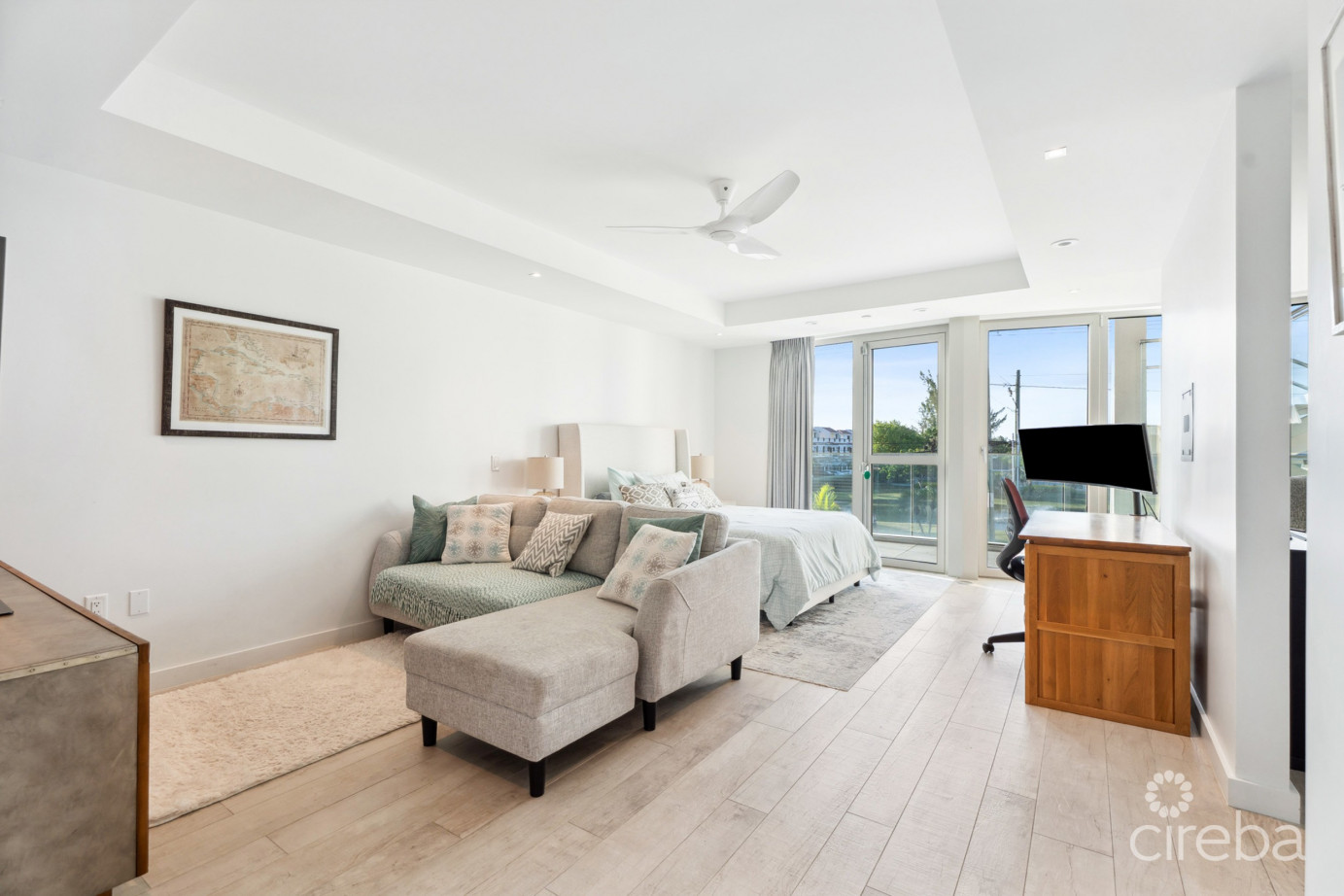 Tides 4-bed Beachfront Condo With Oversized Terrace