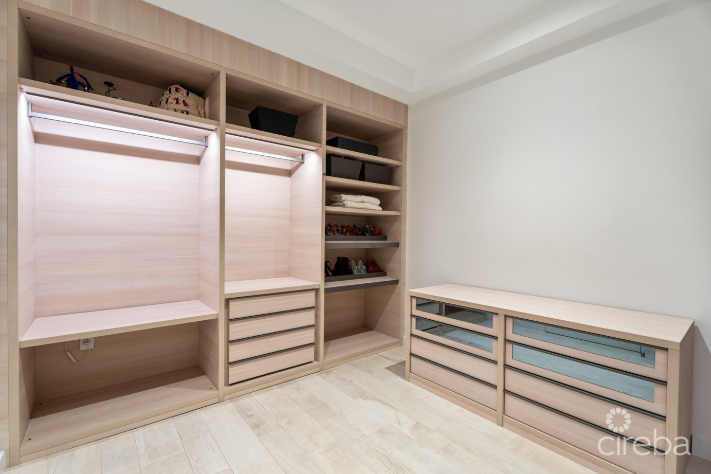 Tides 4-bed Beachfront Condo With Oversized Terrace