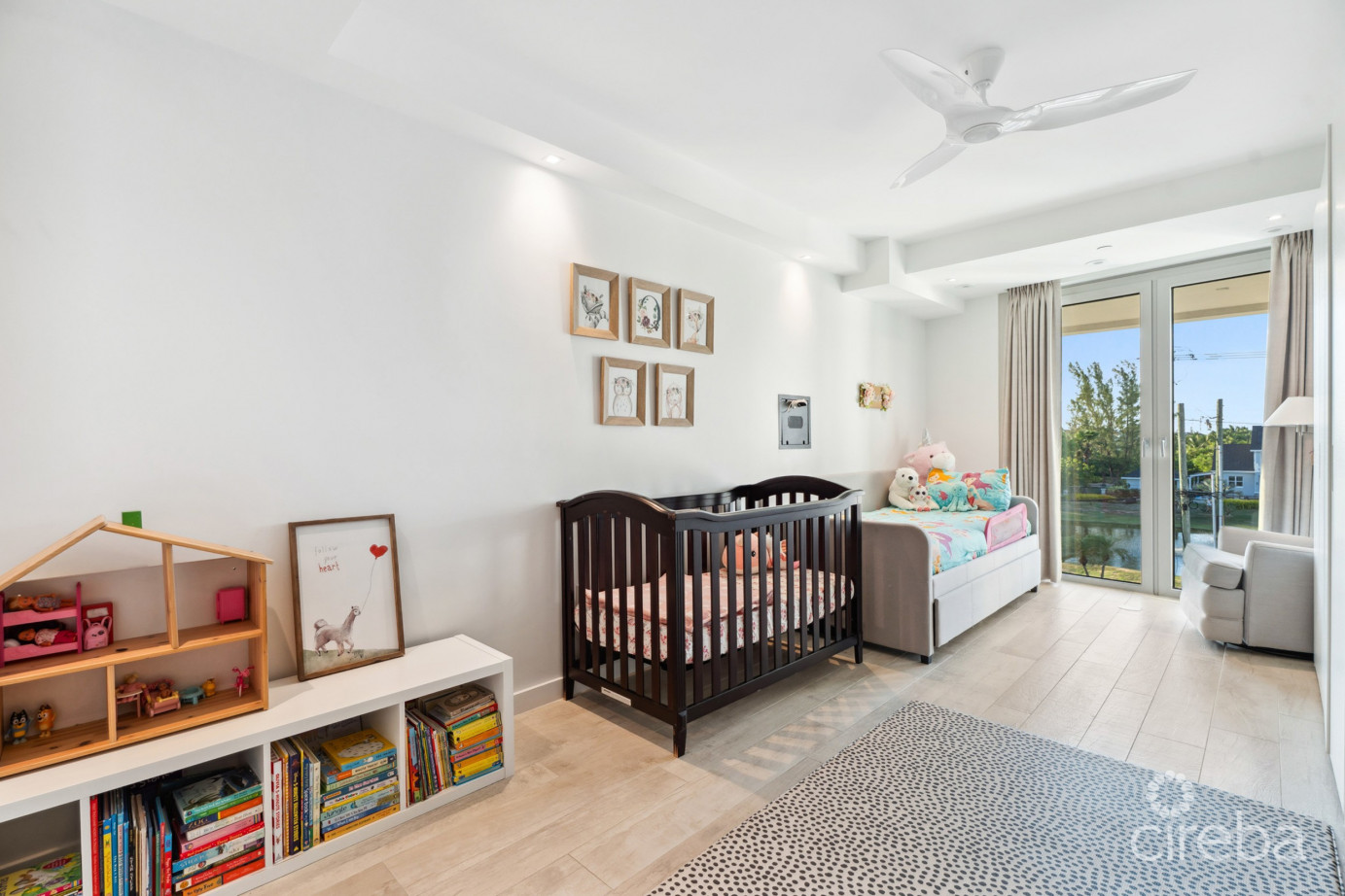 Tides 4-bed Beachfront Condo With Oversized Terrace