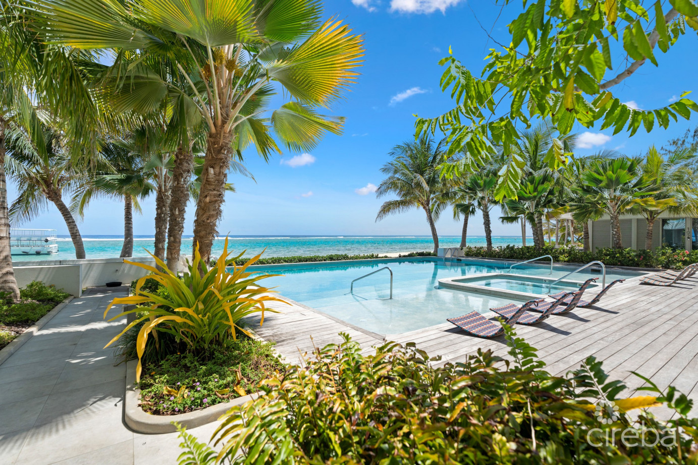 Tides 4-bed Beachfront Condo With Oversized Terrace