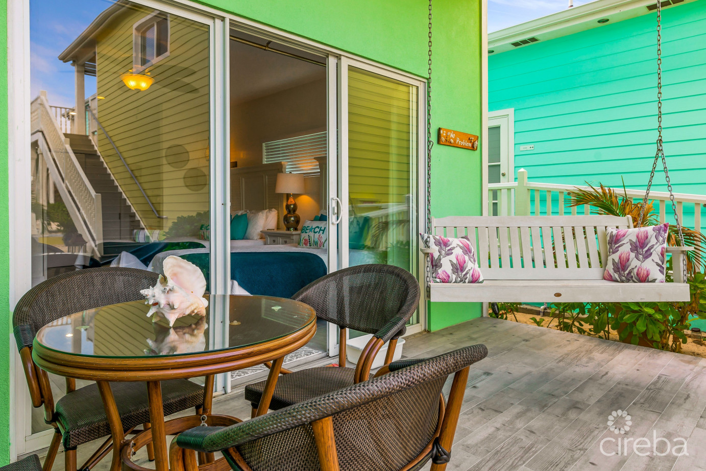 The Cottages In East End  Boutique Hotel