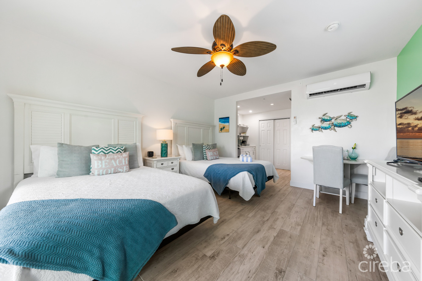 The Cottages In East End  Boutique Hotel