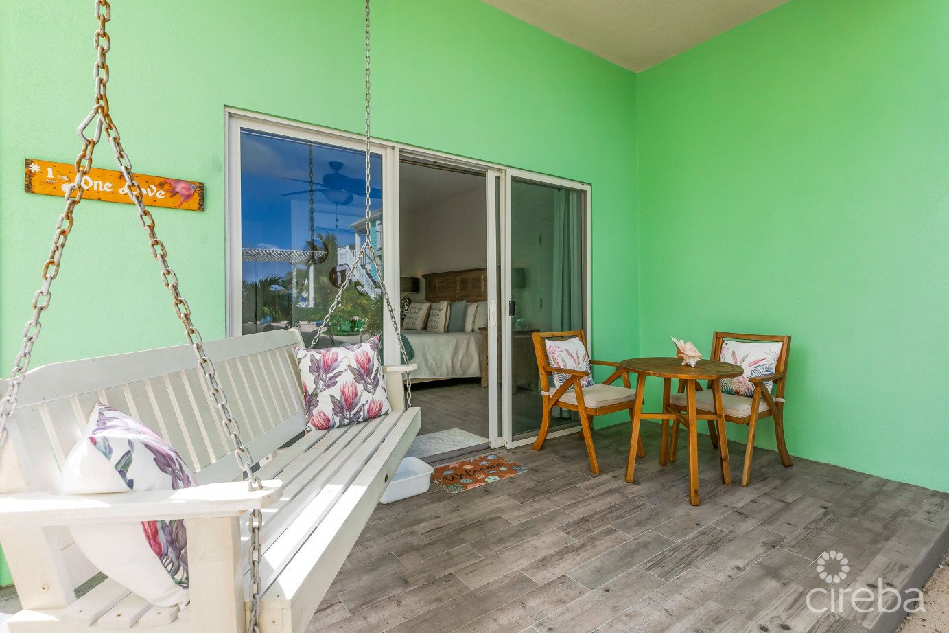 The Cottages In East End  Boutique Hotel